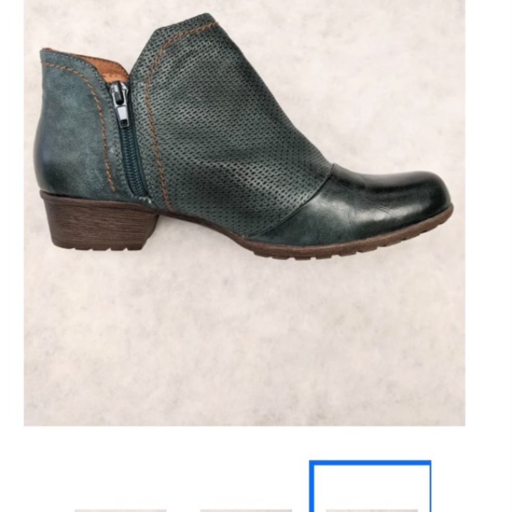 Cobb Hill teal boots